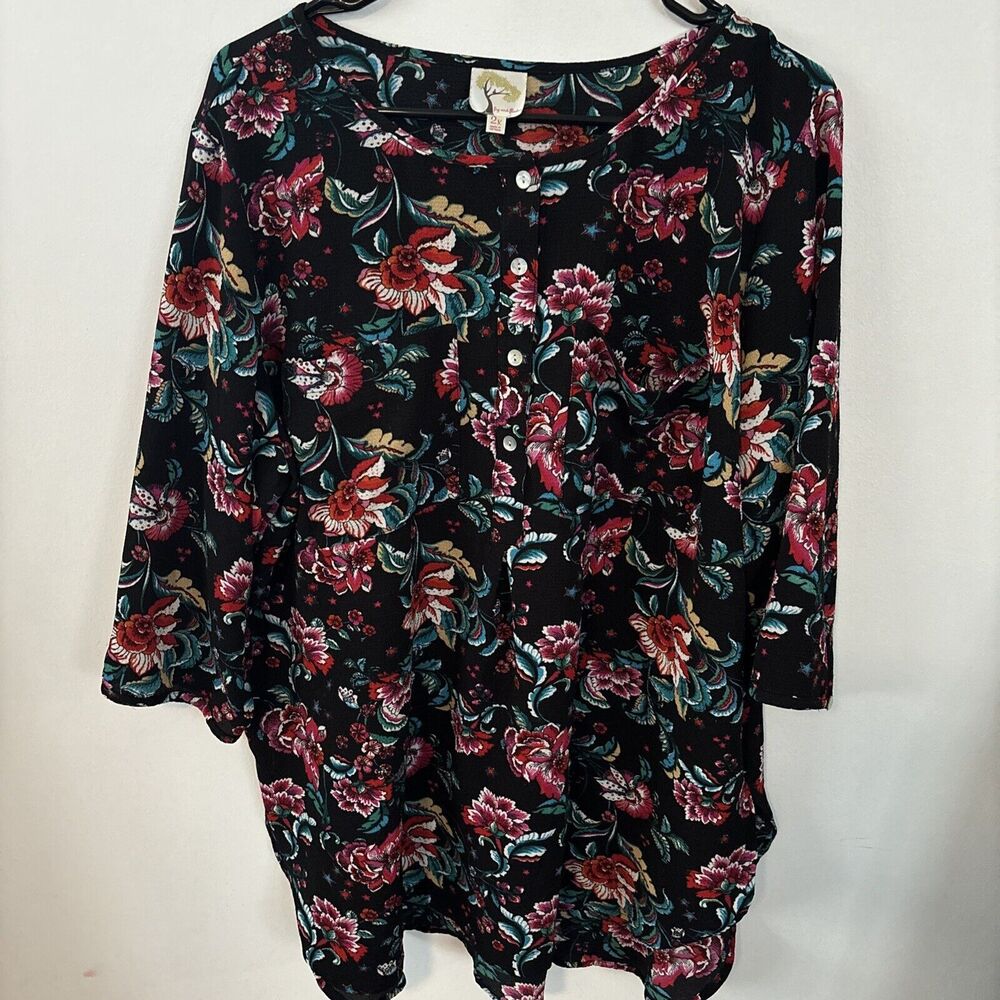 Anthropologie half sleeve  blouse Size. 2x Floral Black/ Red